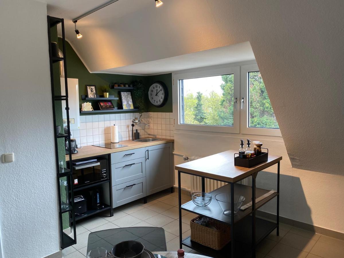 Bostel 1 - Modernes Dachgeschoss-Studio In Duisburg Meiderich, 4,7 Km Hbf, U-Bahn 250M, Flughafen Duesseldorf 28 Km, Landschaftspark 2,9 Km, 5 Gehminuten Von Herzklinik Entfernt Extérieur photo
